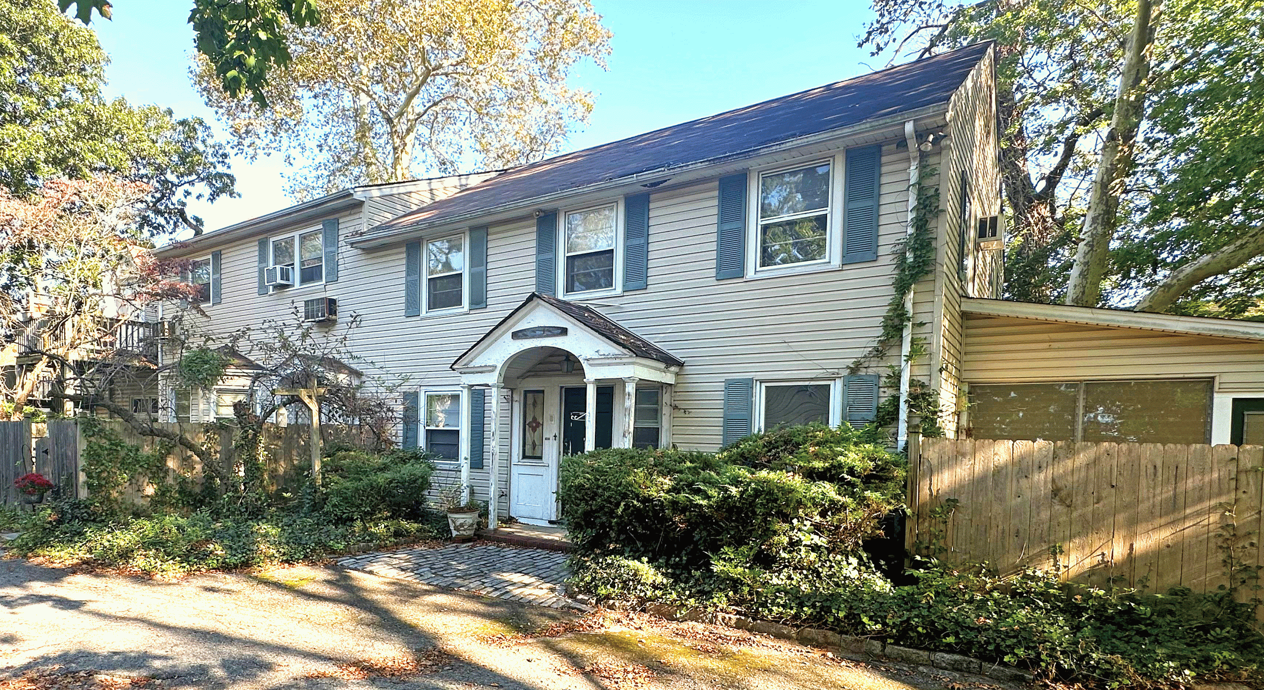 104_large_Landmark-Yard